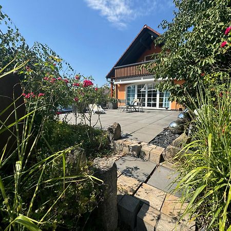 B&B'S Im Aischgrund Adelsdorf Exterior photo