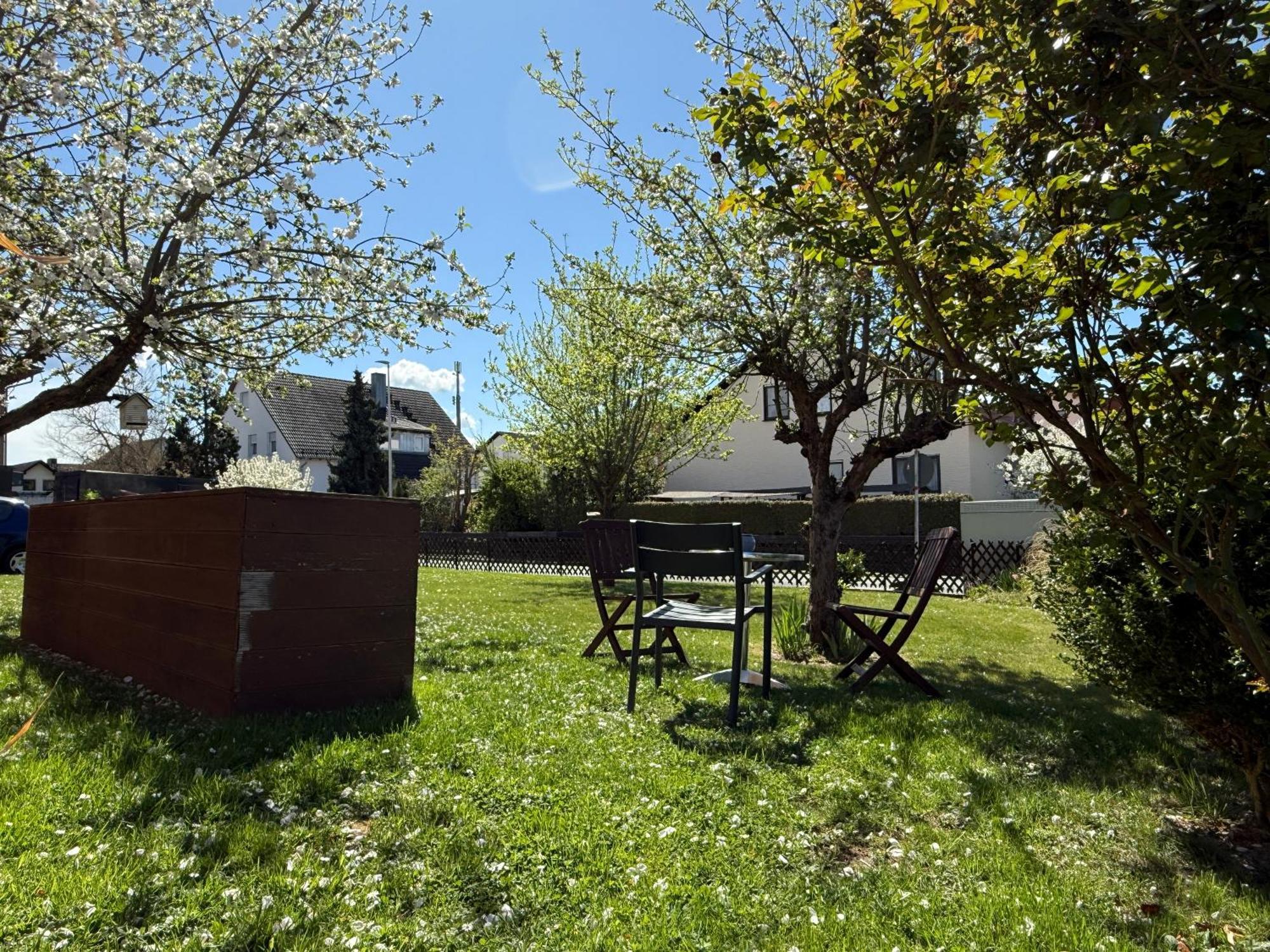 B&B'S Im Aischgrund Adelsdorf Exterior photo